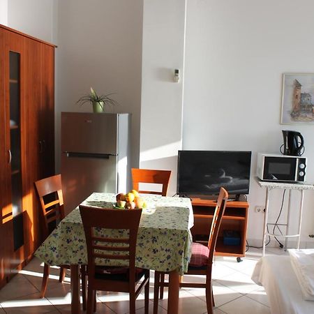 Pile Apartments 3 奥米什 外观 照片