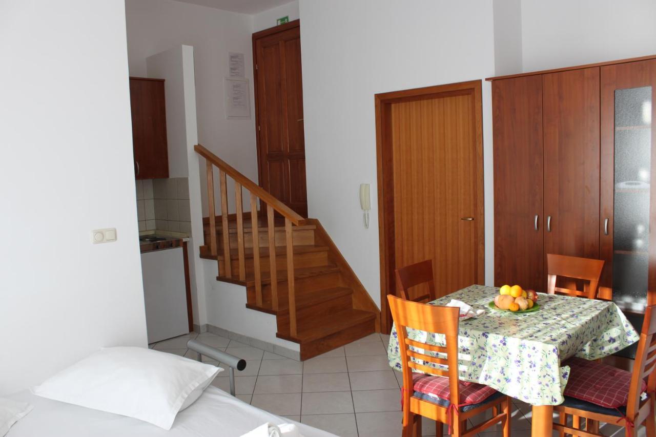 Pile Apartments 3 奥米什 外观 照片